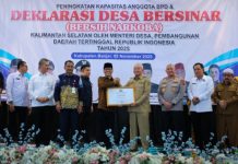 Menteri Desa dan PDT Yandri Susanto serta Gubernur Kalsel Mendeklarasikan Desa Bersinar