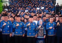 Gubernur Muhidin Serahkan 6.398 SK PPPK Paruh Waktu